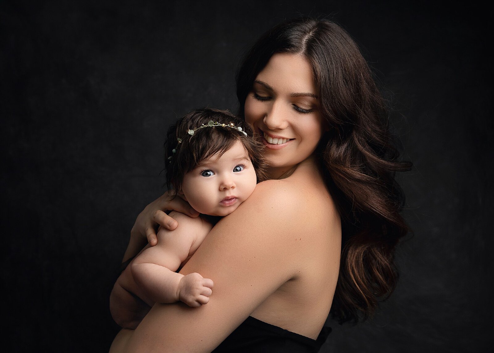 Jemma-Slater-Photography-baby-boy-newborn-photos-hereford-hereforshire-ross-on-wye-neutral-red-blue-bucket-photoshoot-mummy-mum-new-parent